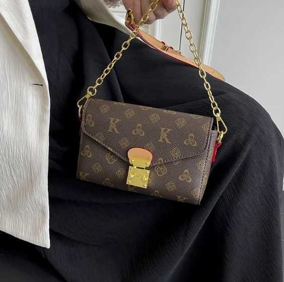 Designer Inspired Envelope Bag for Women 2025 Trendy Crossbody Purse Multi-Functional Phone Holder Chic Shoulder Bag CasualW251119