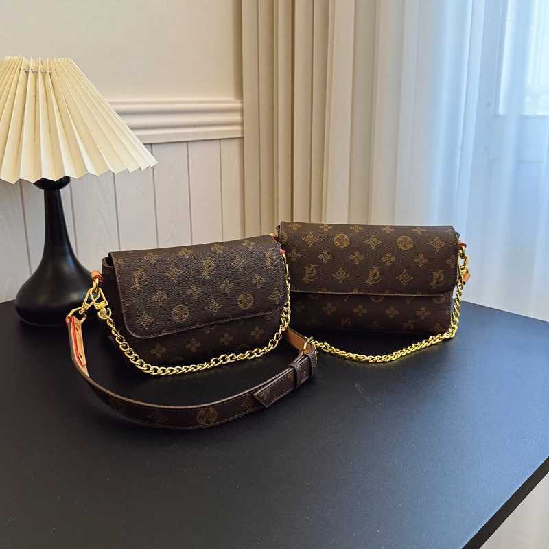 Elegant Tote Bag For Ladies In Premium Leather Spacious Design By Famous Designer With Classic SilhouetteW251119