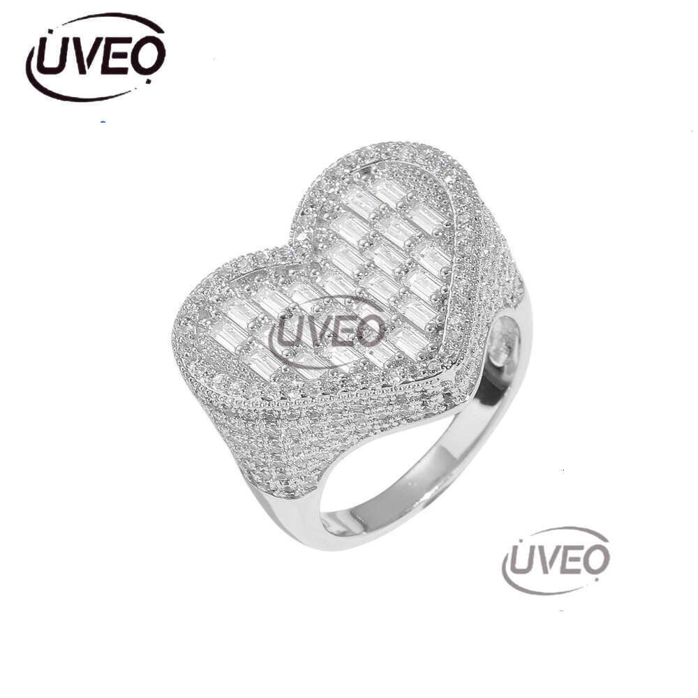 Luxury designer Ice out VVS Moissanite, heart-shaped hip hop rings for men and women