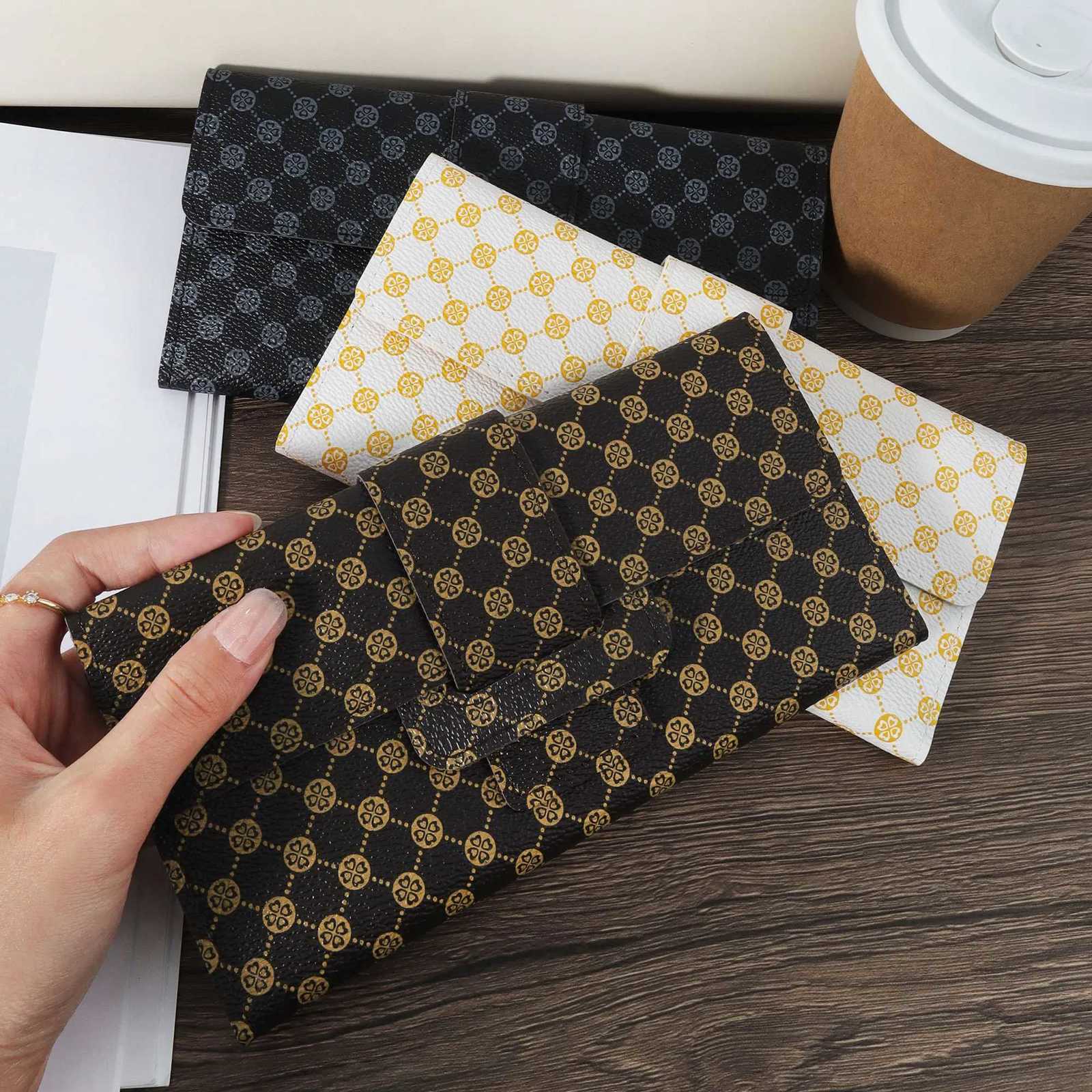 Long Wallet Clutch - Fashionable Coin Purse with Multi Card Slots Phone Compartment and Stylish Design for Women - Ideal for DT251119