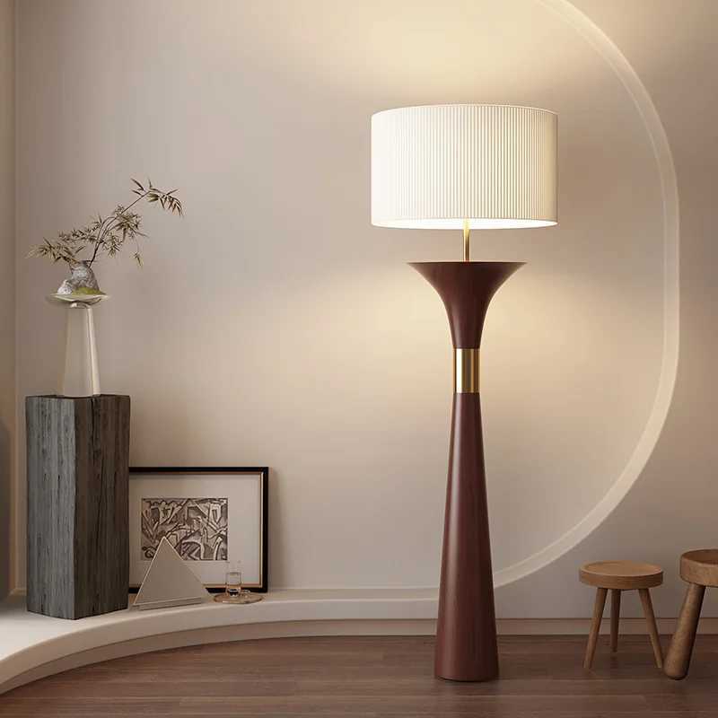 French Medieval Fabric Walnut Floor Lamp Bedroom Bedside Lamp Living Room Sofa Side Lamp Decorative Light Apartment LED Lighting M251119