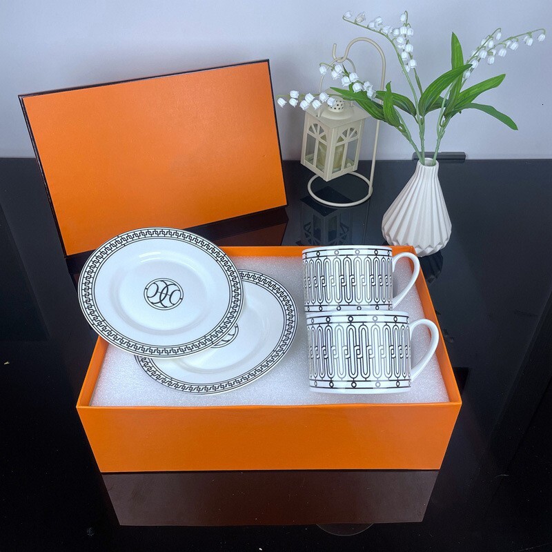 Zhi H Home Fashion Cup Set European Afternoon Set, Black Tea Cup, Coffee Cups, 2 Dishes Gift Box