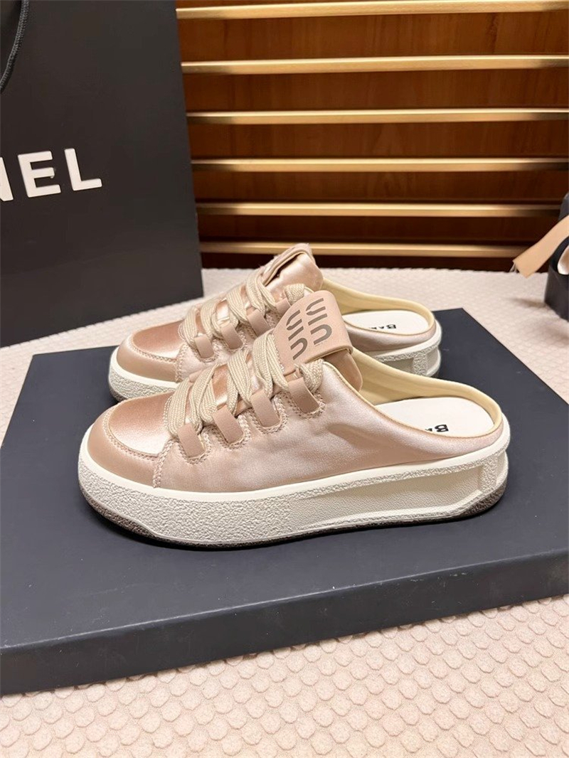 New Free Shipping designer slippers Flat Shoes outdoor sport trainers Women's Autumn and Winter Outerwear casual shoes