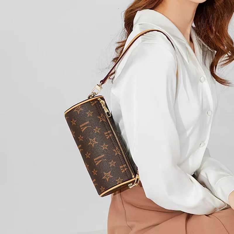 Underarm Bag 2025 New Women Fashion Single Shoulder Cylindrical Bag High Quality Mini Small Crossbody Bag Hand-held Chain BagW251119