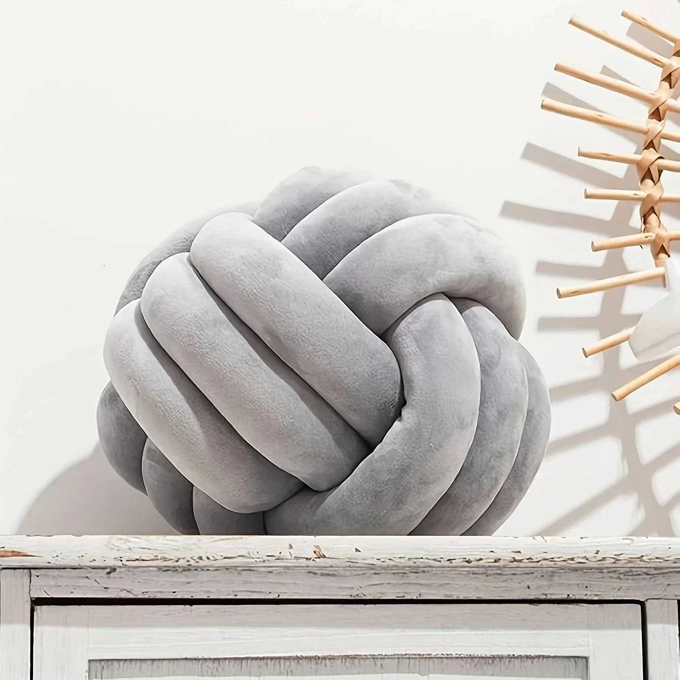 1pc-Handwoven knotted ball soft home decoration plush round throw bed knotted M251119