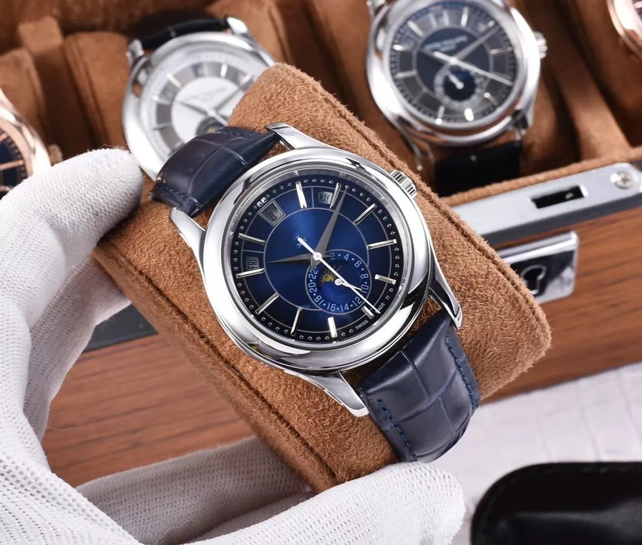 Top-quality classic style men's fully mechanical automatic watch with stainless steel / calf leather strap. High-quality men's AAA grade watch. 02