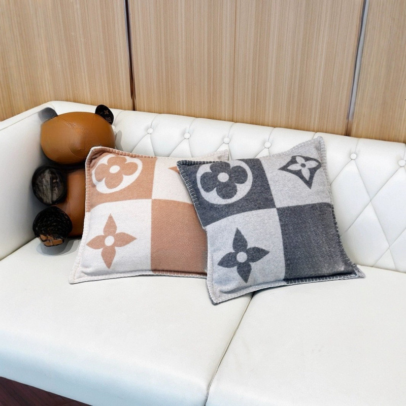 2025 New High quality Wool throw pillow/blanket classic old flower print home textile sofa car pillow home decoration pillow throw