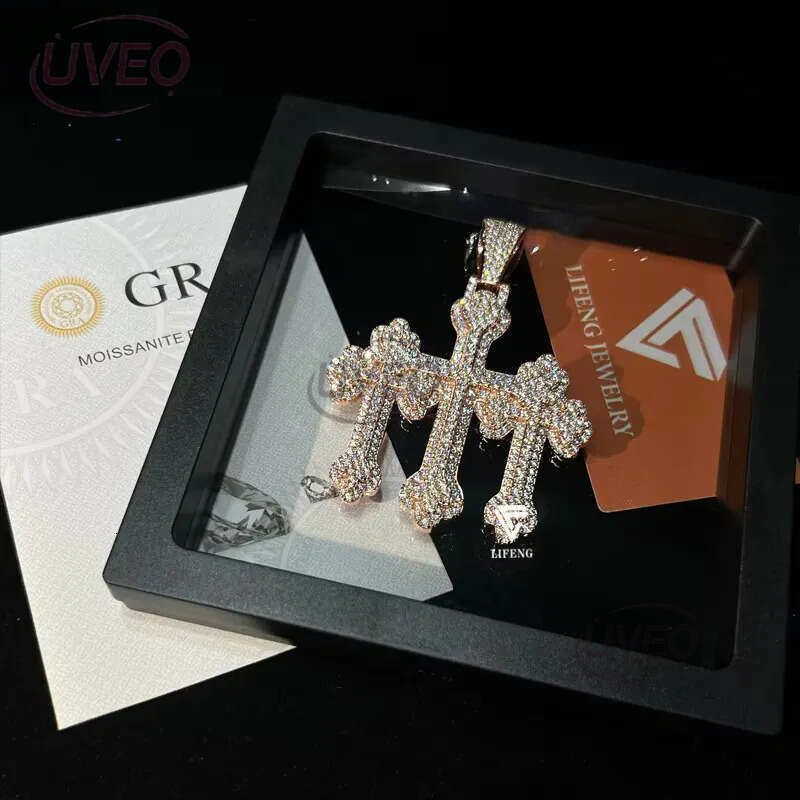 Rose Gold Plated Sterg Sier Iced Out VVS Dia Custom Charm Hip Hop Three Cross Moissanite Pendant for Men