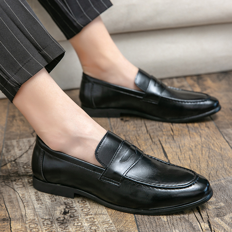 Free shipping Designer Dress Shoes 2025 New Simple Fashion Dress Leather Shoes for Men Versatile Men Casual Mens Shoes brown