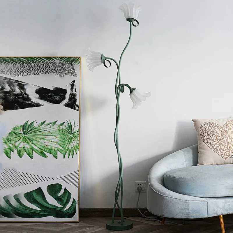 Flower Head Home Decoration Floor Lamp Elegant 3 Heads Lily Floor Lamp Tall 67 Inch Foot Switch for Living Room Bedroom Decor M251119