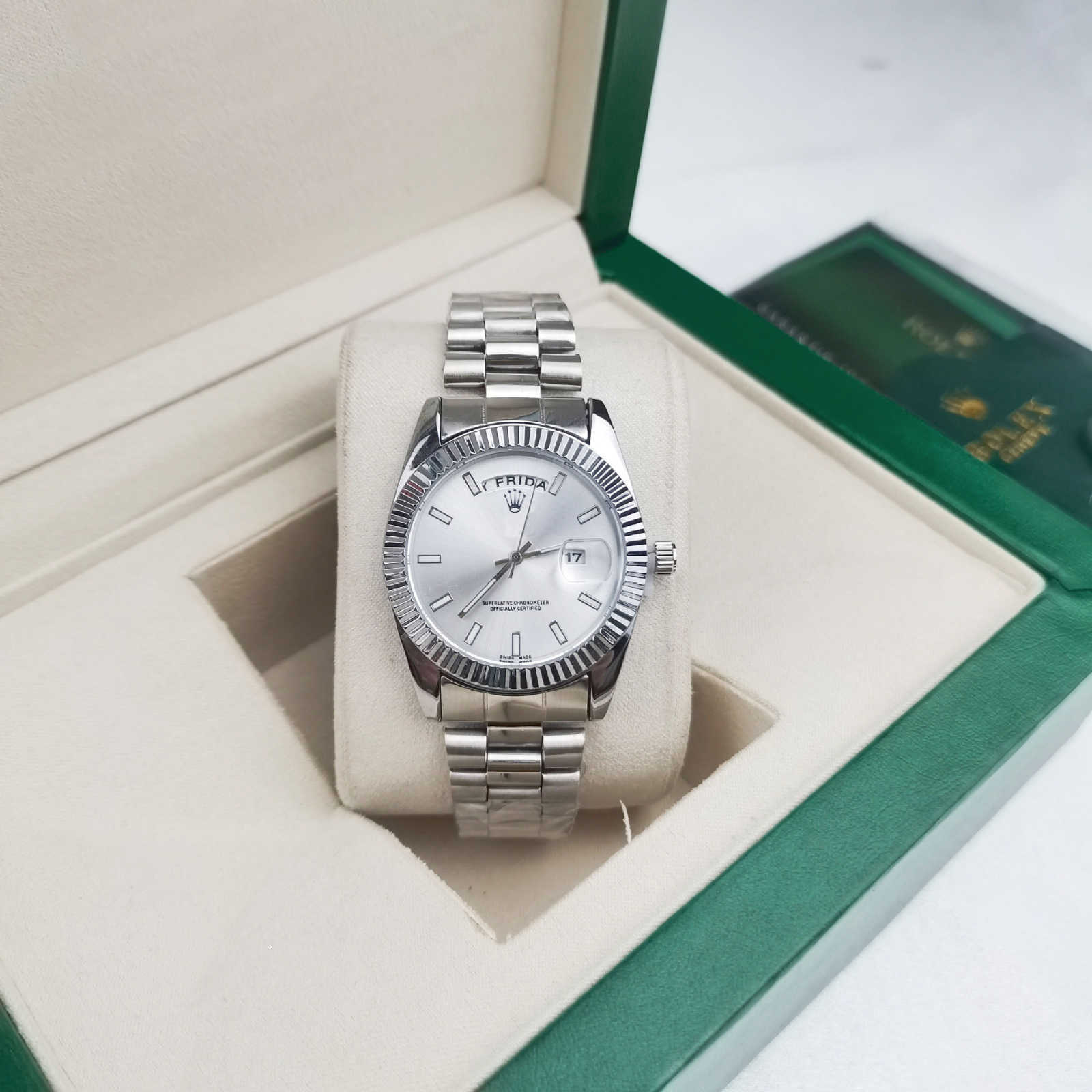 Sunday calendar type watch double calendar chronograph series type lady steel band watchW251104