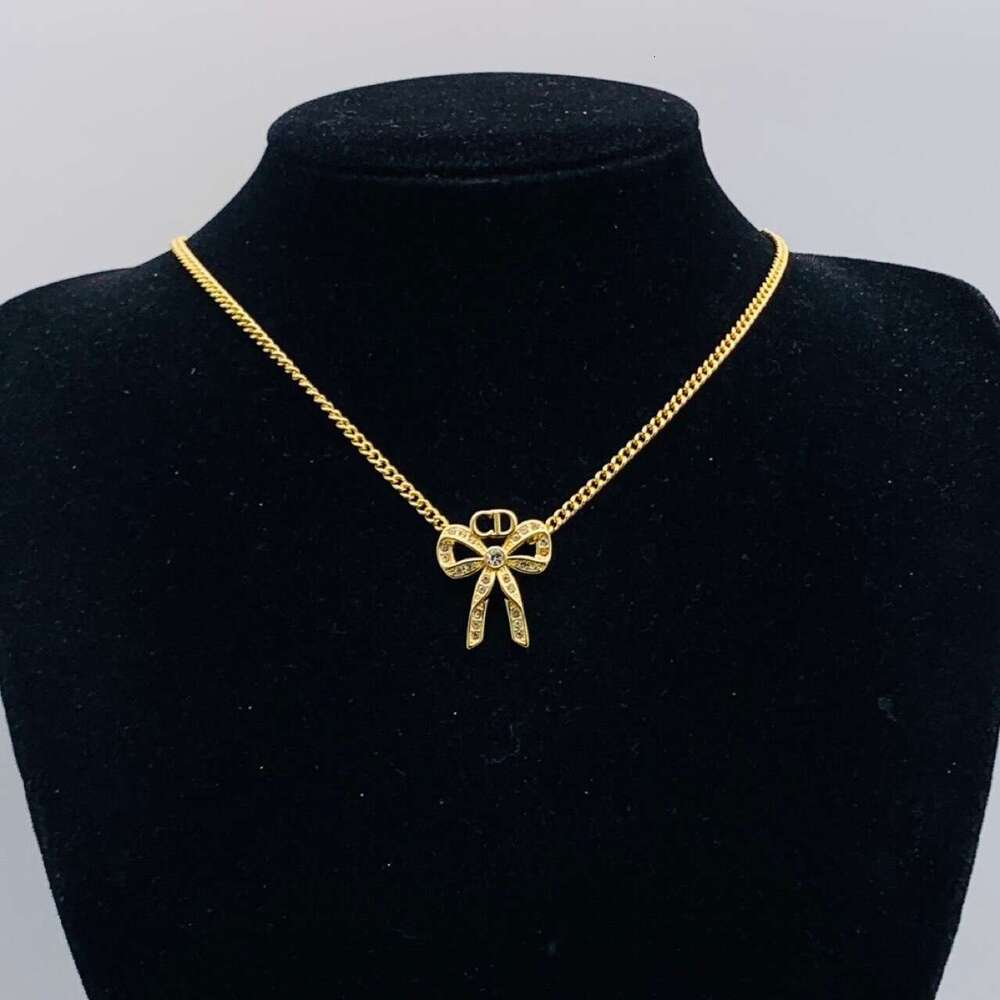New Diamond-Encrusted Letter Necklace INS Style Small Fragrance Clover Vintage Tassel Collarbone Chain Xiaohongshu Fashion Light