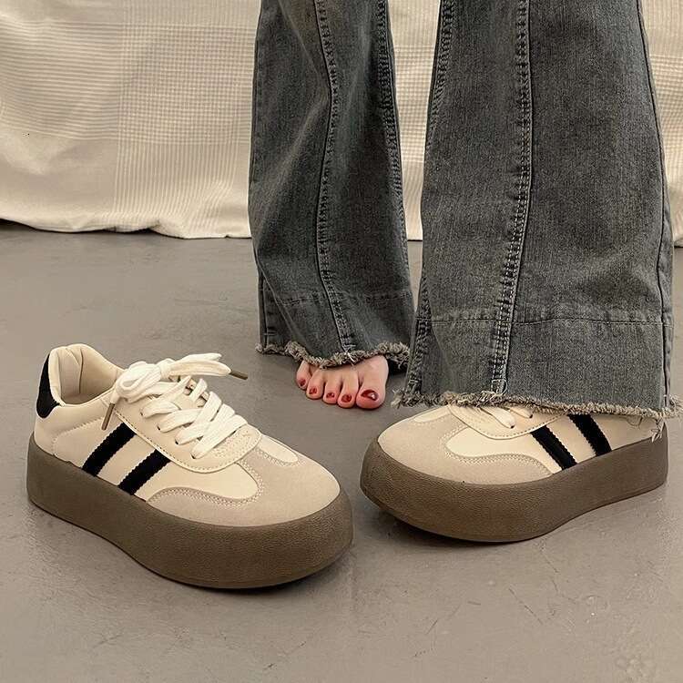 Hot-Selling White Sneakers for Women Super Popular 2025 New Retro Thick-Soled Height-Increasing Casual Sports Training Shoes