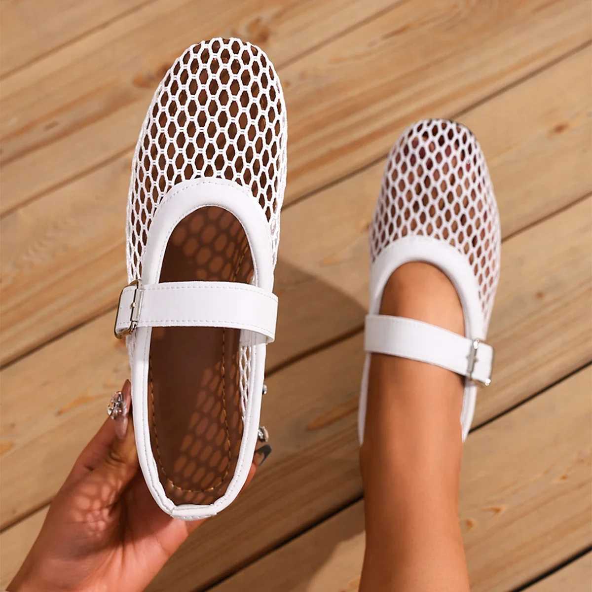 Womens Mesh Breathable Fi Versatile Sandals Womens New Flat Bottom Soft Bottom Mary Jane Womens SandalsXJ250419