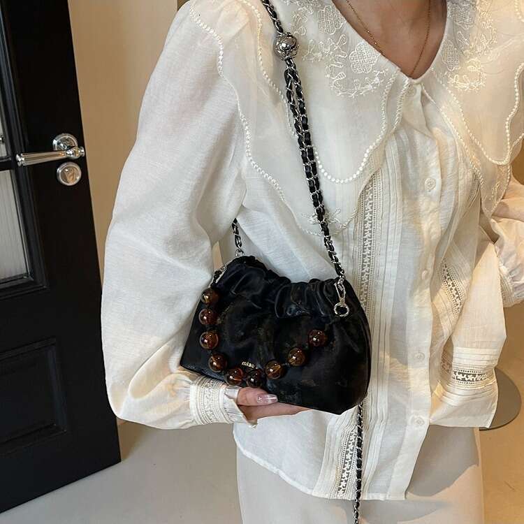 2025 Spring outing new fresh girl series solid color velvet beaded chain strap single shoulder small bucket bag for women