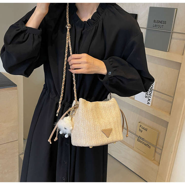 Women's woven beach niche, cute, simple, atmospheric, fashionable, shoulder bucket bag, women's bag
