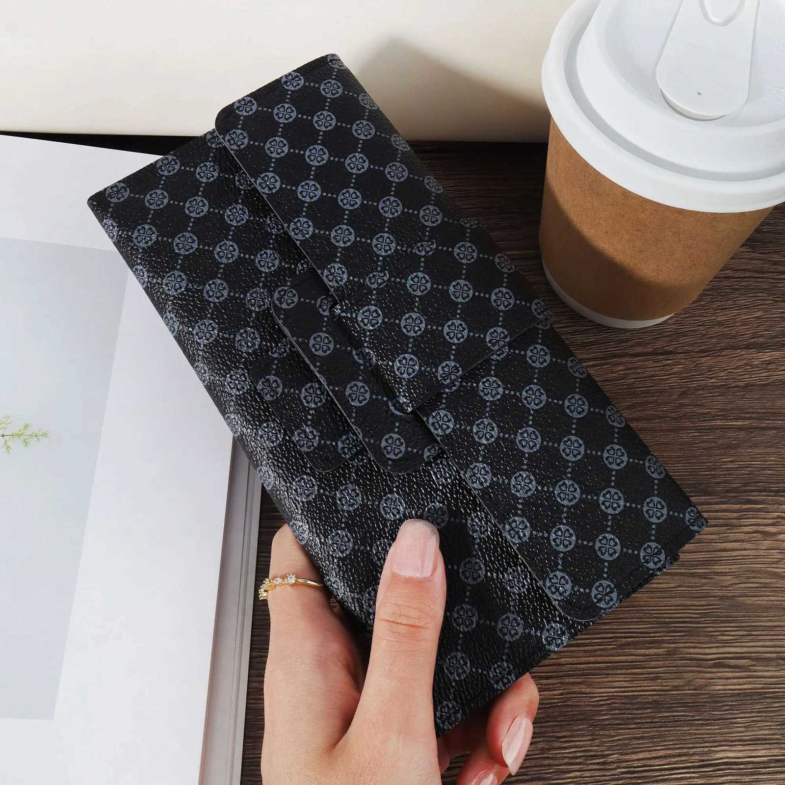 Long Wallet Clutch - Fashionable Coin Purse with Multi Card Slots Phone Compartment and Stylish Design for Women - Ideal for DT251119