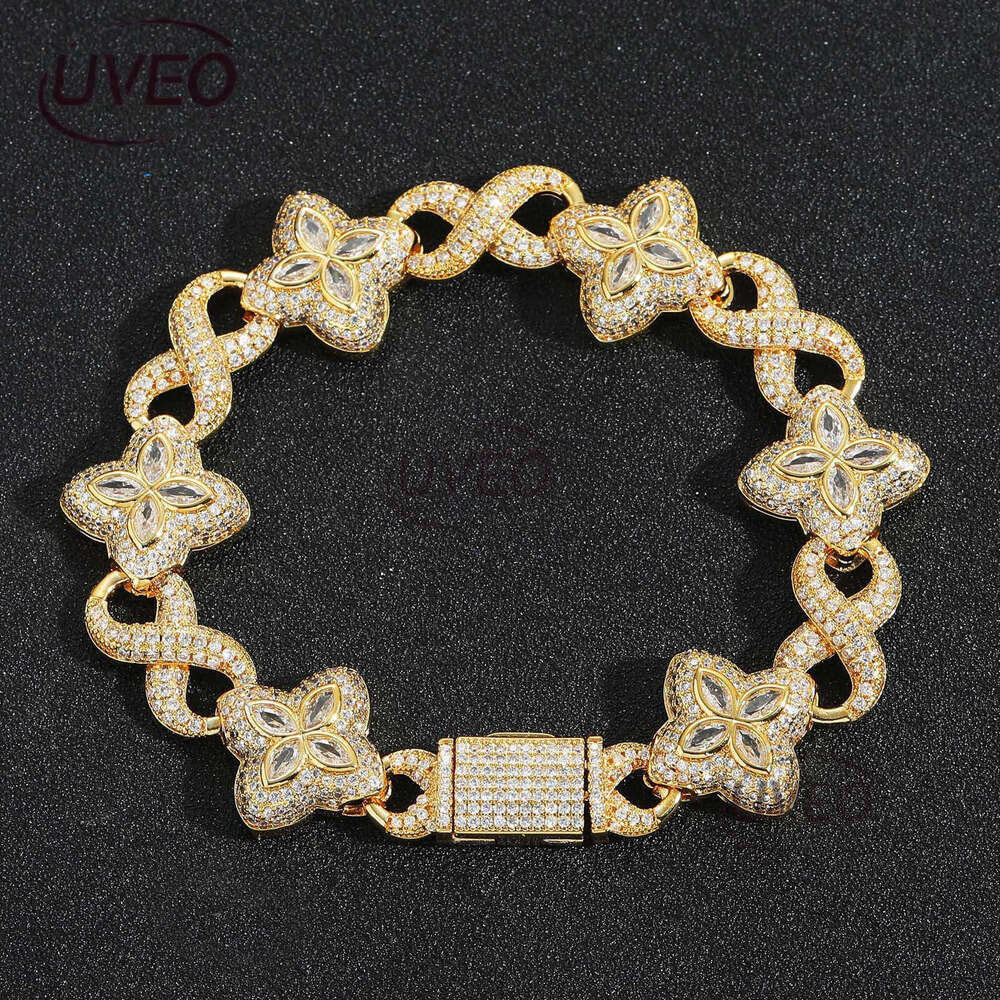 Hip hop infinite clover necklace, stylish, cool, handsome, personalized, high-end, 5A ice out VVS Moissanite men's and women's accessories F