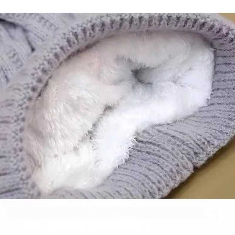 Winter Velvet Wool Hat Thickened Warm Knitted Hat Womens Big Head Enclosure Ear Hair Ball Hat White Ball Hat G251119