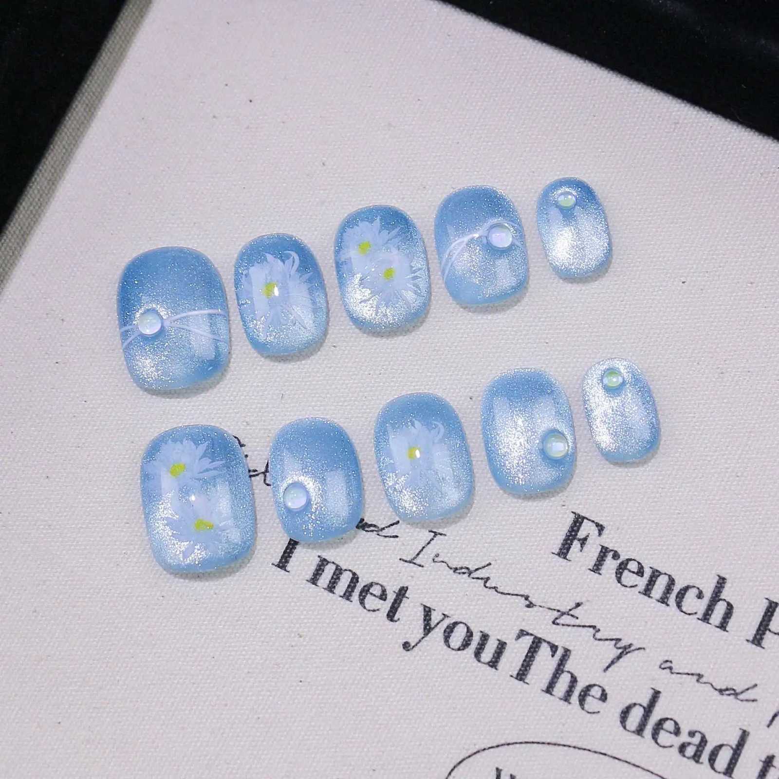 10pcs Handmade Press-On Nails-Blue Cat Eye Effect Glossy Flower Starry Night Bubbles Design Short Oval Fake Nails for WomenT251118T251119