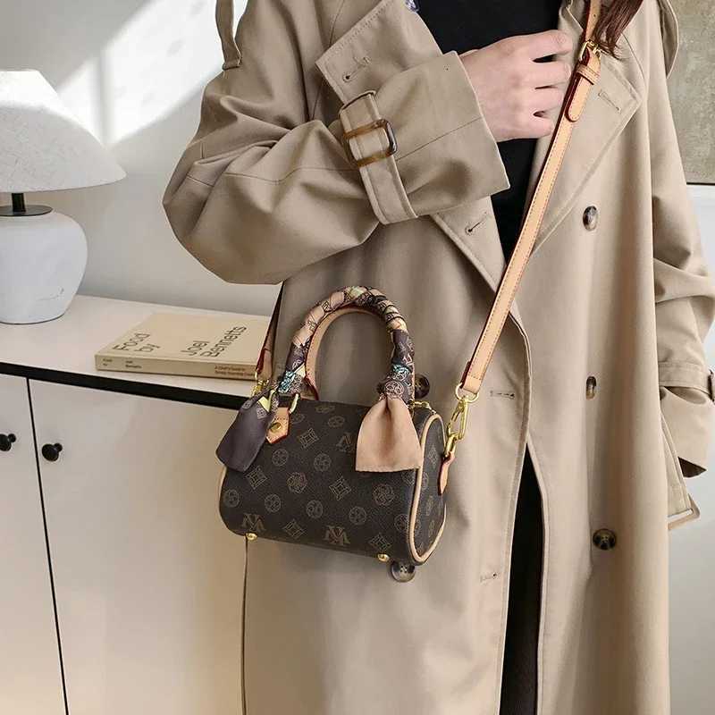Luxury Designer Leather Crossbody Bag For Women Elegant Shoulder Handbag Ladies Tote Messenger Bag Classic StylishW251119