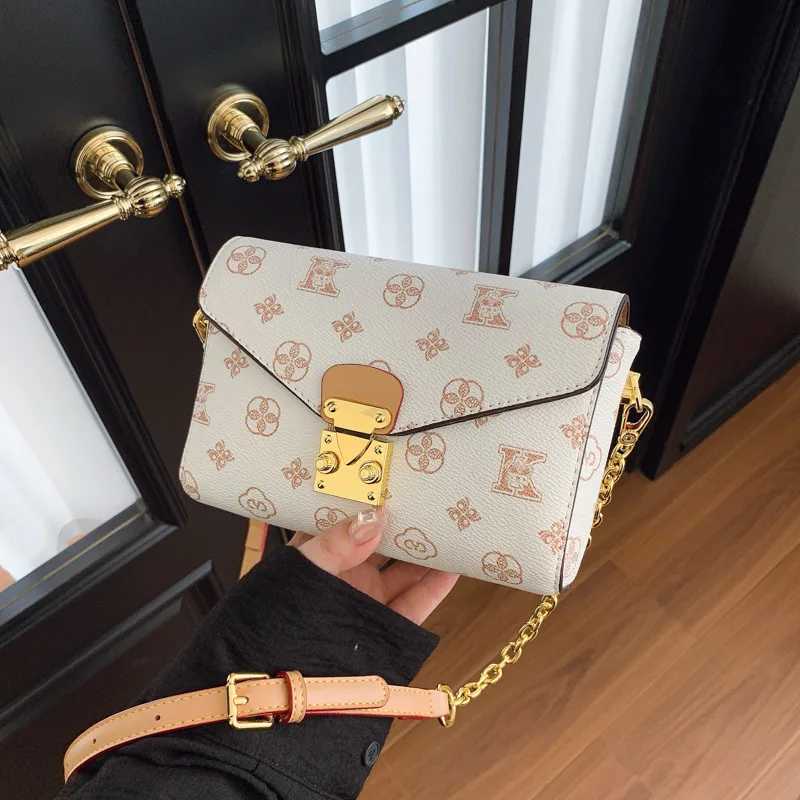 2025 Luxe Square Bag Fashion Shoulder Purse for Women Chic Crossbody Tote Versatile Day-to-Night Bag Minimalist Sling BagW251119