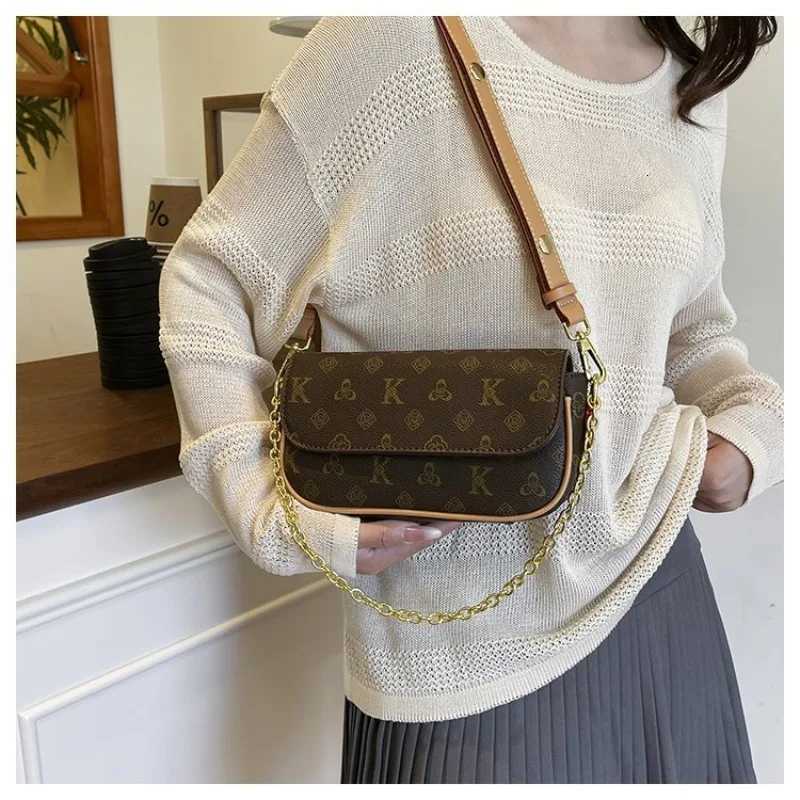 Womens Stylish Handbag with Vegan Leather in Y2K AestheticVersatile Crossbody Bag for Daily Use Commuting Adjustable RetroW251119