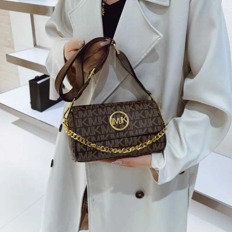 Luxury Womens Crossbody-Bag Crafted From Fine Leather Featuring Popular Classic Elegant And Vintage StyleW251119