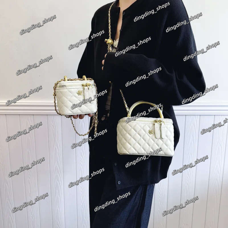 Vintage Fashion Handheld Box For Women Free Delivery To Your Door New Luxury Small Chanel Style Quilted Chain Shoulder Designer Versatile Crossbody Bag 0d2