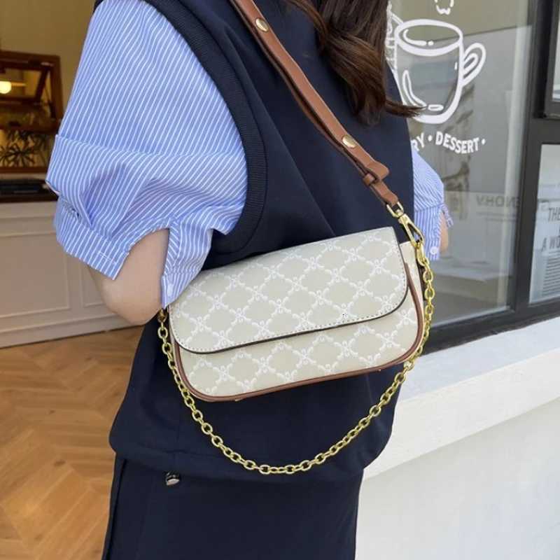 Womens Stylish Handbag with Vegan Leather in Y2K AestheticVersatile Crossbody Bag for Daily Use Commuting Adjustable RetroW251119