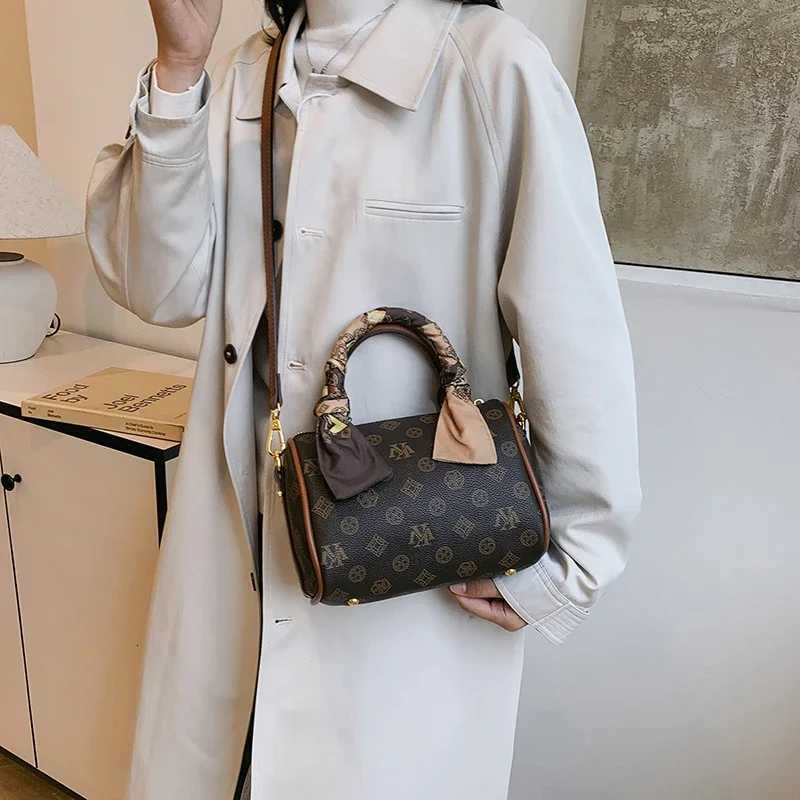 Luxury Designer Leather Crossbody Bag For Women Elegant Shoulder Handbag Ladies Tote Messenger Bag Classic StylishW251119