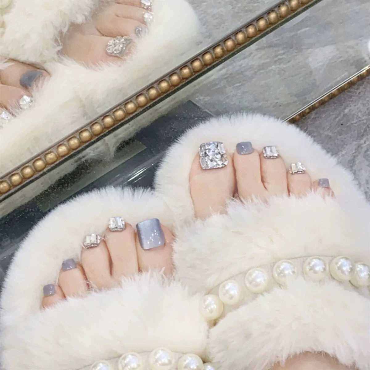 24PCS Flash Light Blue Fake Toe Nails Cats Eye Full Diamond Decor Short Square Foot Nails y2k Press On Removable False ToenailsT251118T251119