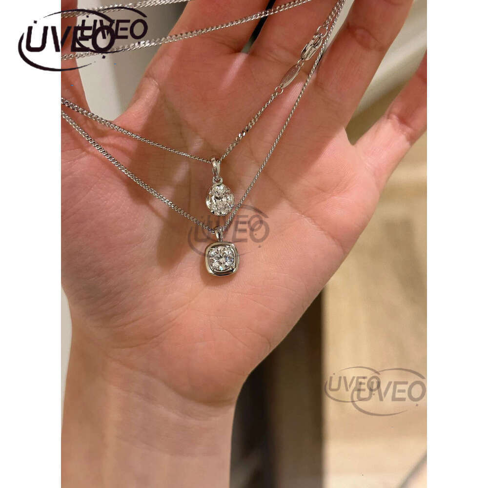 2024 Classical Top Sell Jewelry Heart Pendant Solitaire 100% Sterg Sier White Moissanite Dia Gemstones Party Women Clavicle Necklace Gift