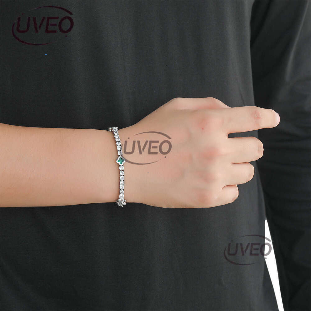 Style four-leaf clover inlaid ice out VVS Moissanite tennis bracelet Free delivery