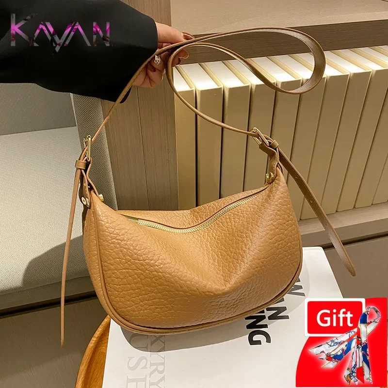 2019 Lichee Leather Womens Shoulder Bag Solid Color Cross Body Bag Womens Casual Underarm Garbage Bag Womens Moon BagW250419