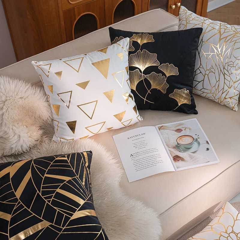 White Gold Leaves Throw Covers 18x18Gold Foil Stamping Decorative Cases Soft Velvet for Sofa Bed Home DecM251119