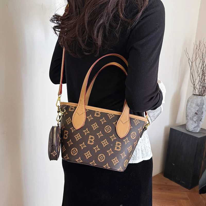 Luxury Brand Women Tote Bag Elegant Leather Handbag High End Crossbody Bag Vintage Shoulder ClassicW251119