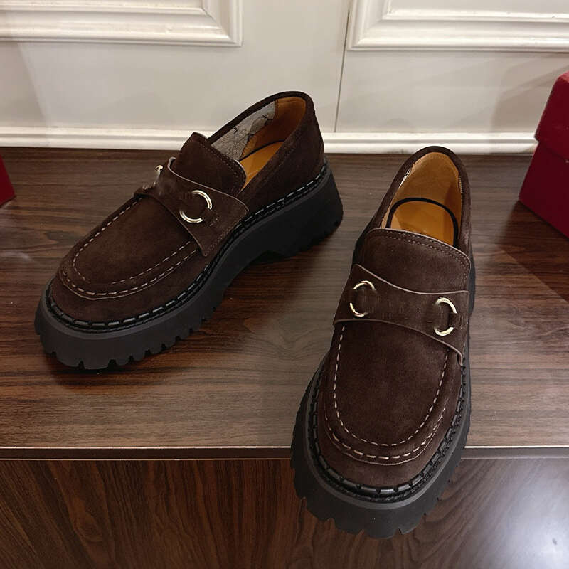 High quality Suede Silver Metal buckle Flat loafers Real leather slip on Dress shoes Luxury designer shoes for womens Office Vacation shoes Factory footwear bag