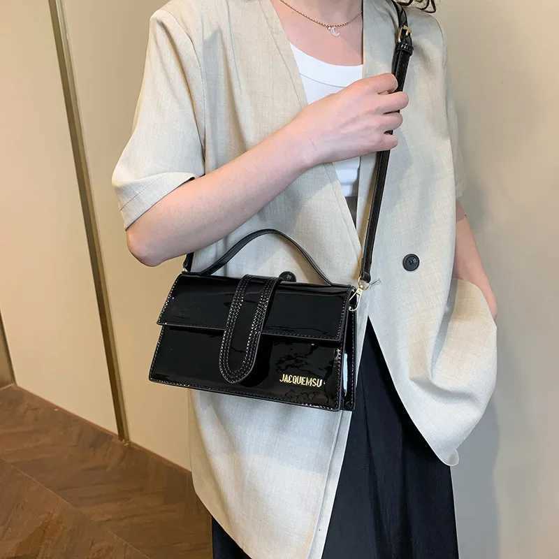 Womens New Quality Sensation Single Shoulder Crossbody Bag Versatile Commute Small Square Bag Soft PU Neutral Minimalist StyleW251119