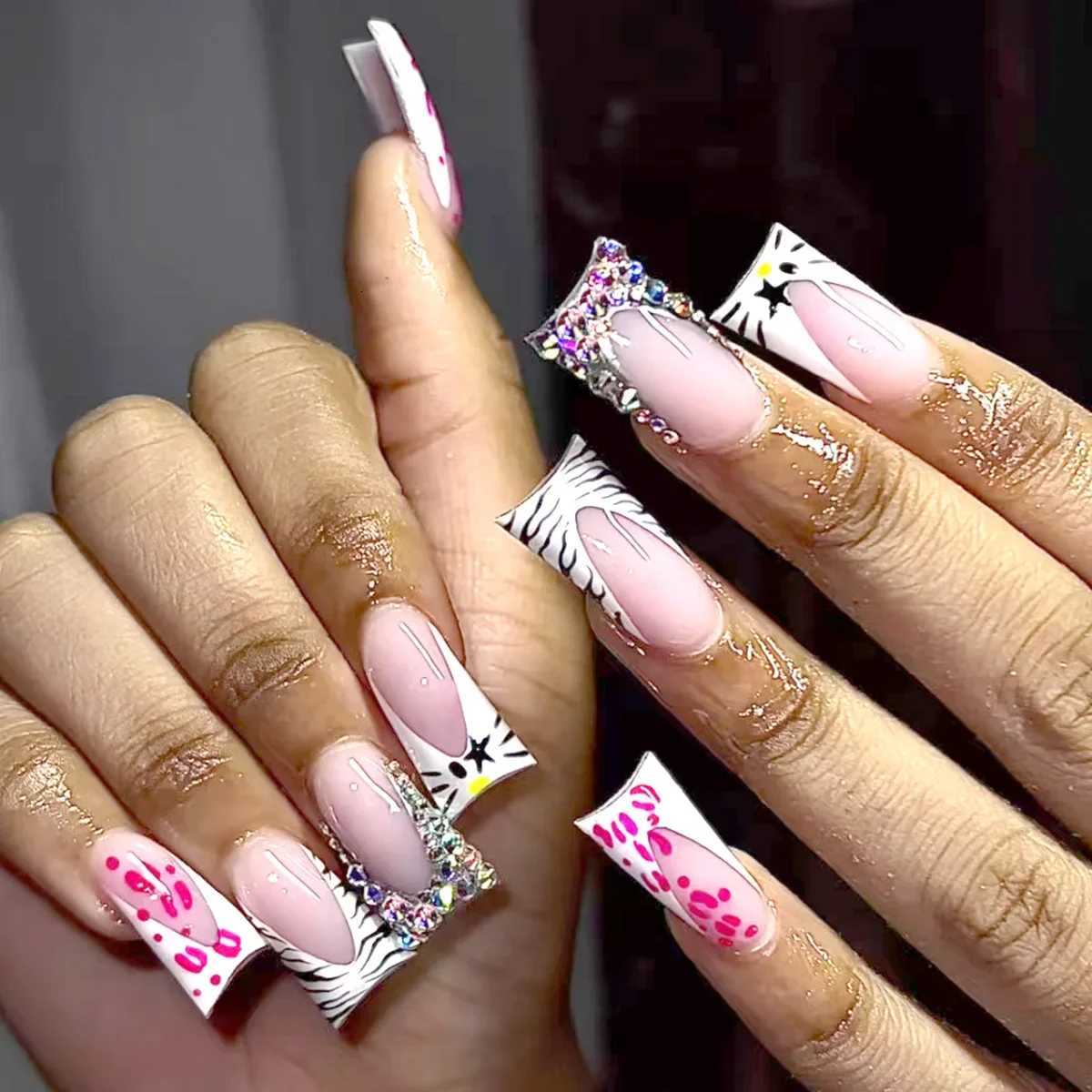 24PCS 3D Bowknot Diamonds Duckbill Fake Nails Black White Stripes French False Nail for Women Fashionable Wearable Press OnT251118T251119