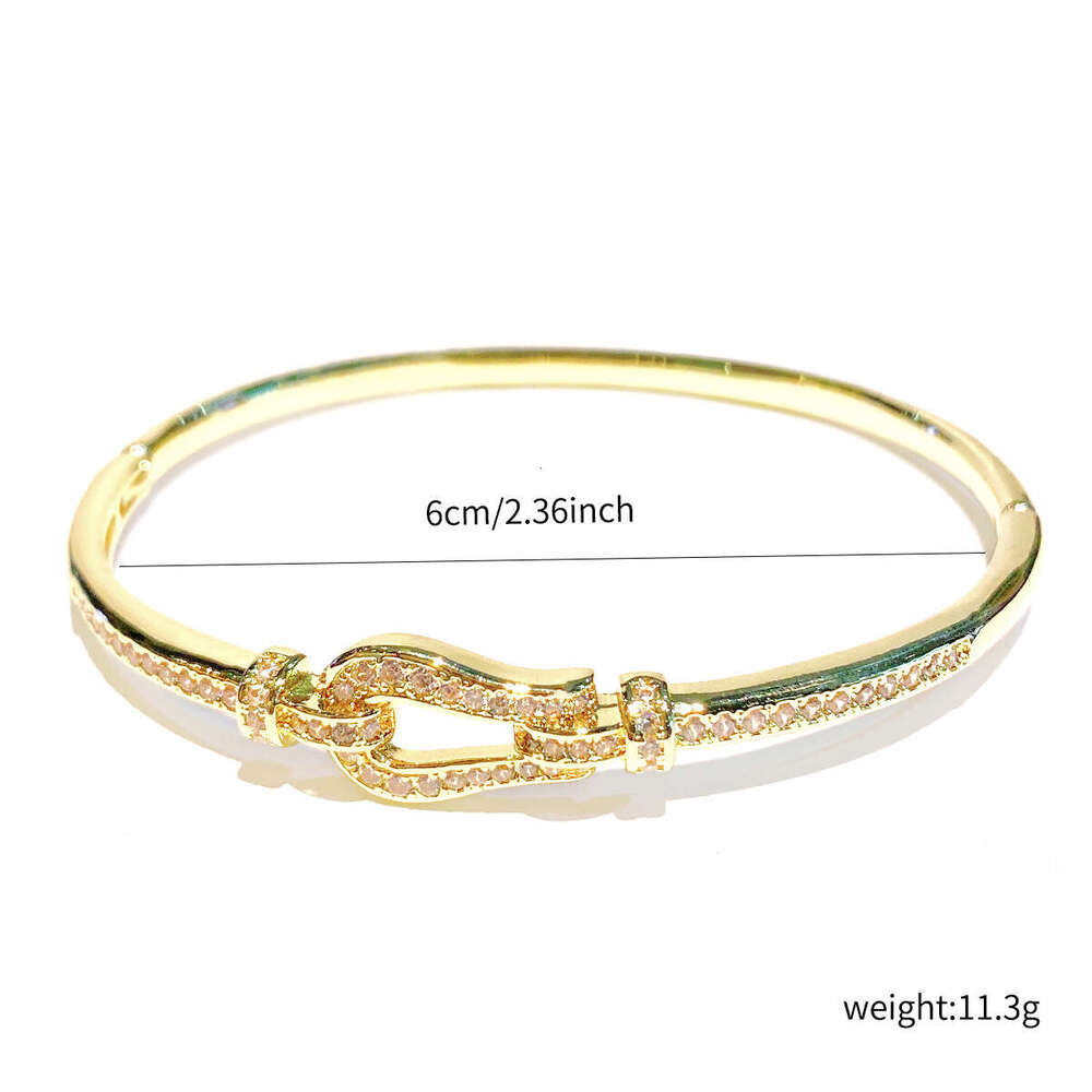 Bracelet Designer Luxury jewelry bangle for women Copper plated with 18K gold Dia Studded Open Bracelets High End Fashion Personality Design Holiday g