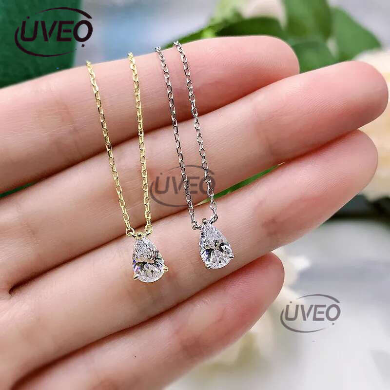 Choucong 2024 Water Drop Pendant Simple Fine Jewelry Real Sterg Sier Pear Cut White Moissanite Dia Gemstones Party Women Gold Earring Gift