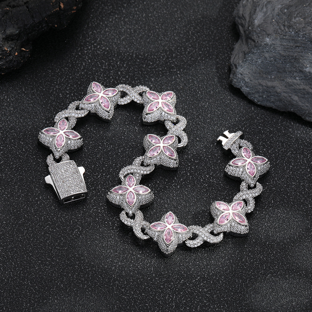 Jewelry Luxury Necklaces Designer Chic Unisex Jewelry Durable Gold Plated Chain Lustrous 5-Leaf Clover Pendants Set with Premium Grade Stones