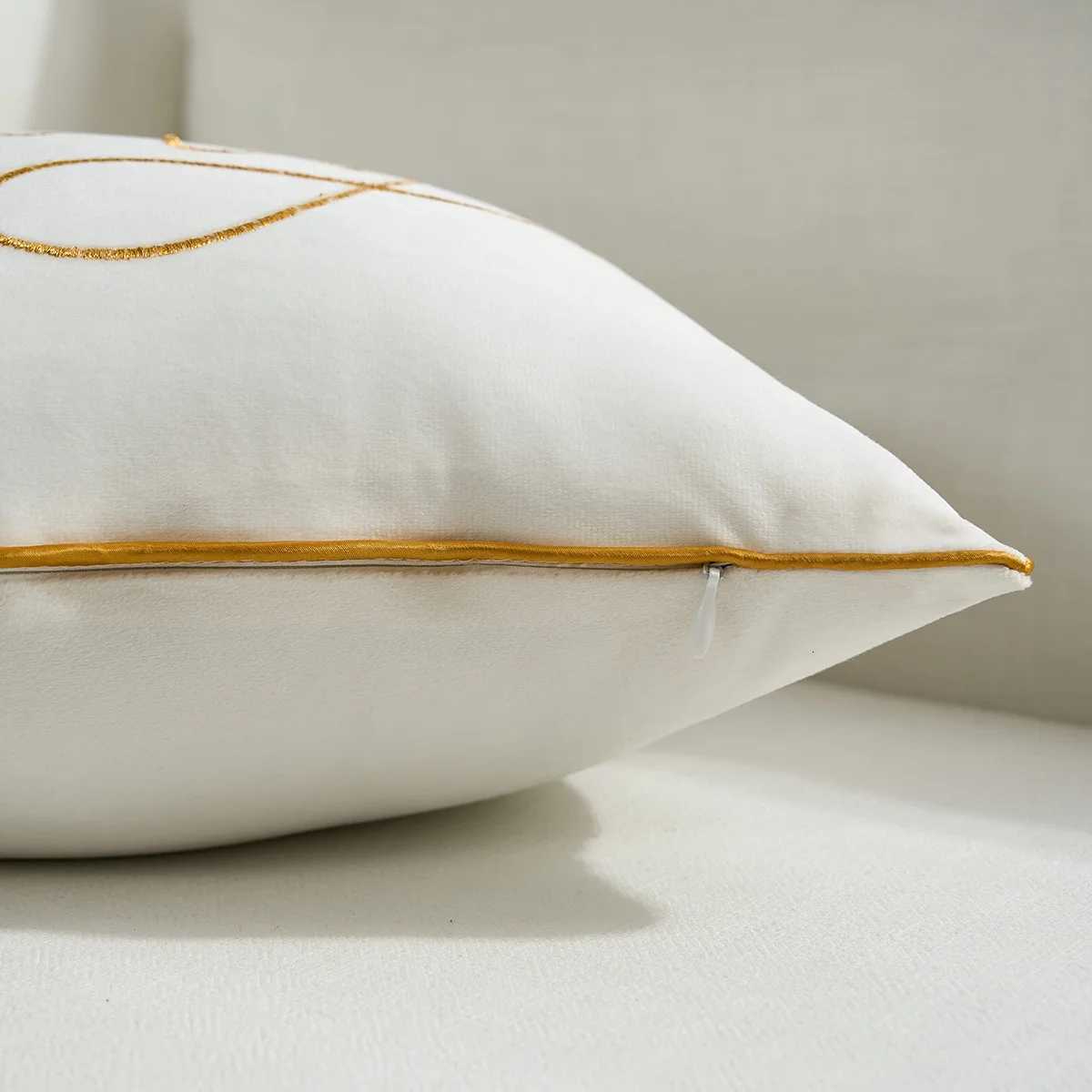 White Christmas Covers 30x50cm Merry Emboridered Gold Decorative cases Winter Holiday Gift Cushion Cases Red GreenM251119