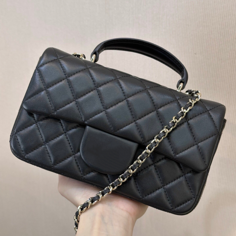 10a designer bag mirror quality leather crossbody bag shoulder bag mini 24k sheepskin style lambskin paired with vintage hardwarel Handheld CF Complete packaging