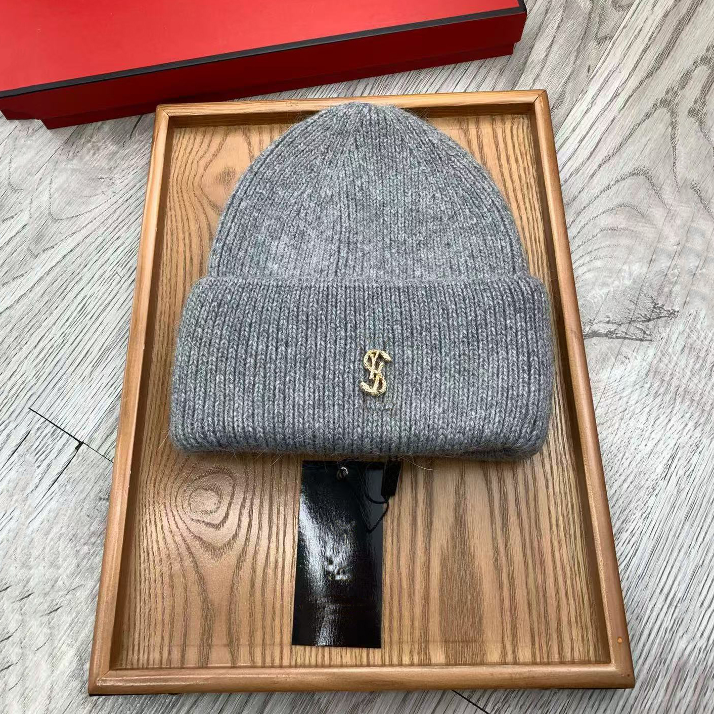 Designer women beanie for hat wool Knitted fine lines with exquisite metal labels men hats warm casual classic simple styles solid winter