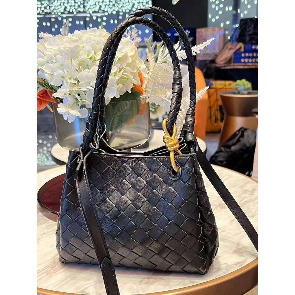 Handmade Beach Bag Summer New Parachute Sheepskin Weaving Handheld Vegetable Basket Metal Rope Buckle Single Cross Shoulder Women S Bag KQ