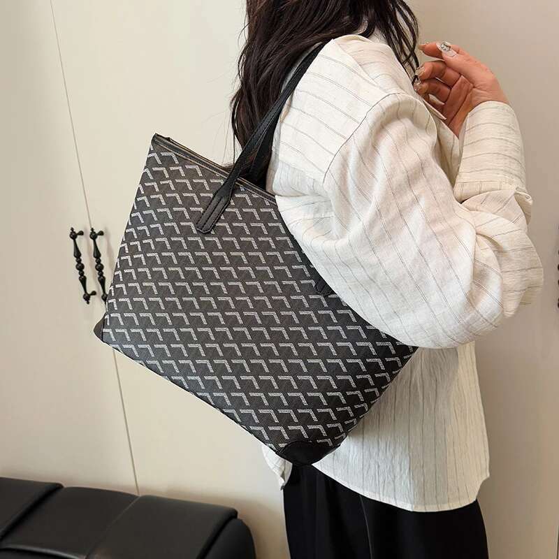 Chic Solid Color Crossbody Tote Bag Retro Leather Women's Casual Commuter High-End P Design