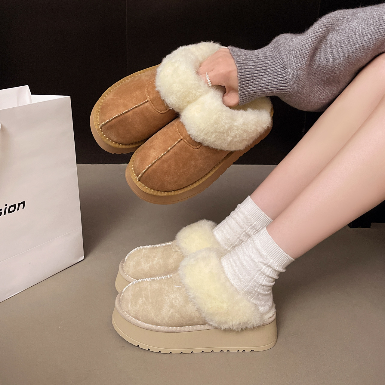 new Free delivery cotton slippers Comfortable and minimalist cotton slippers with soft surface material for daily wear