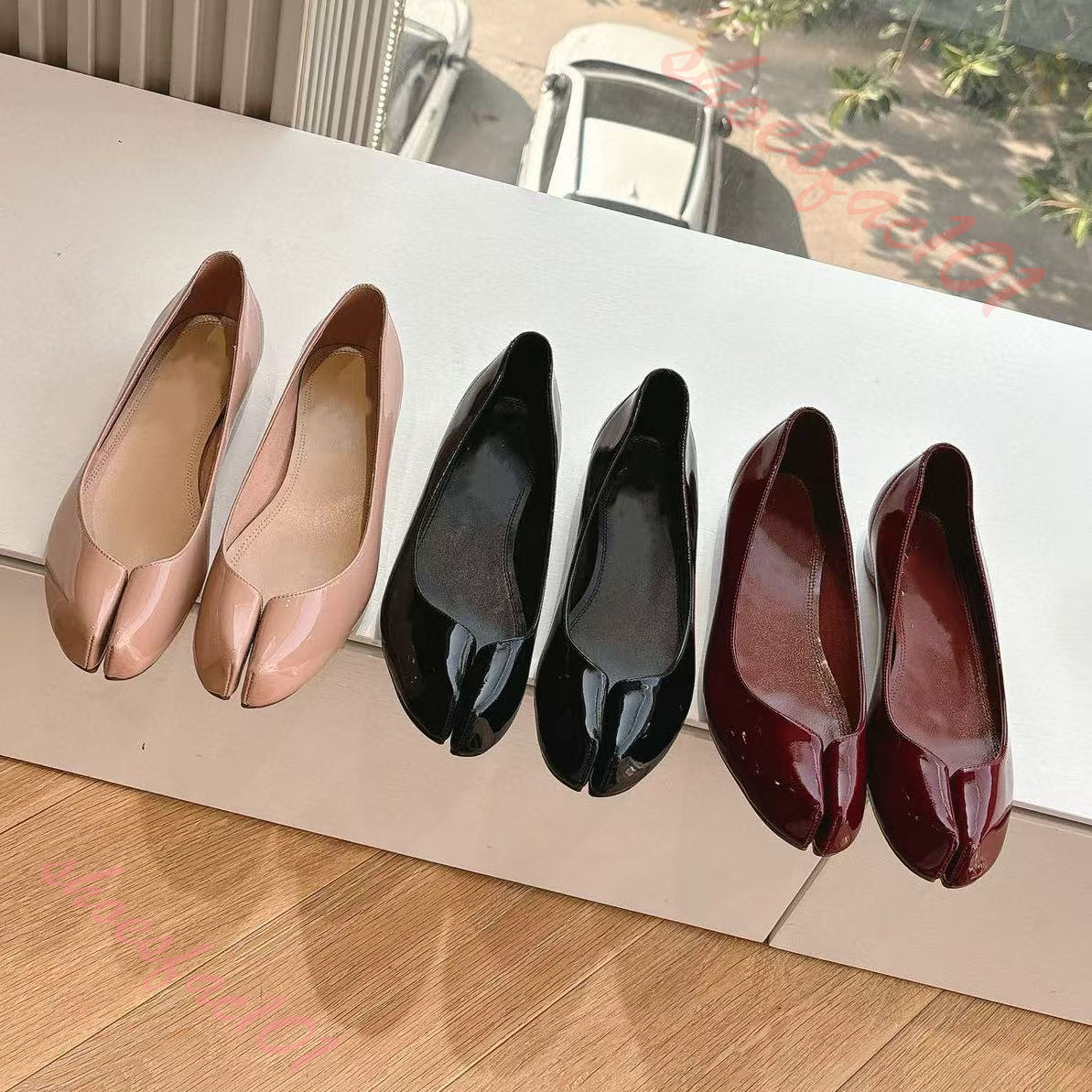 Split-toe shoes Fashion Luxury Designer Soft Leather Women Ballet Flats Spring Autumn Comfortable Walking women Casual Shoes work room tabi shoes Girls Dance shoes